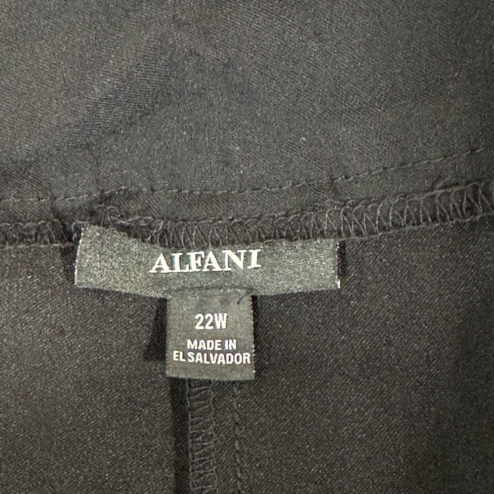 Alfani Women's Black Capris - Picture 4 of 5